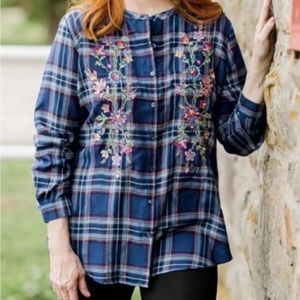 The Pioneer Woman Embroidered Flannel Shirt Woman's Size M Button Front Closure